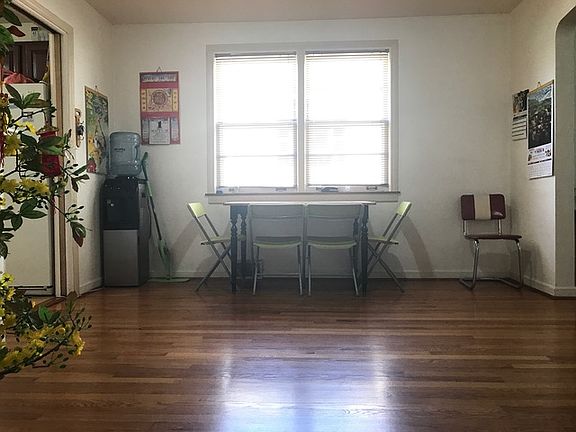 3rd image of 6332 N Albany Ave