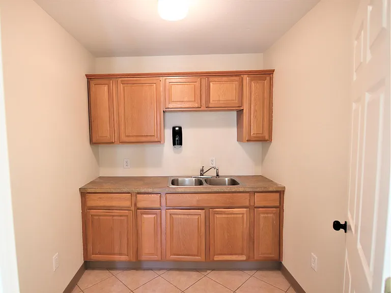 1037 S Main St #1 — Photo 9
