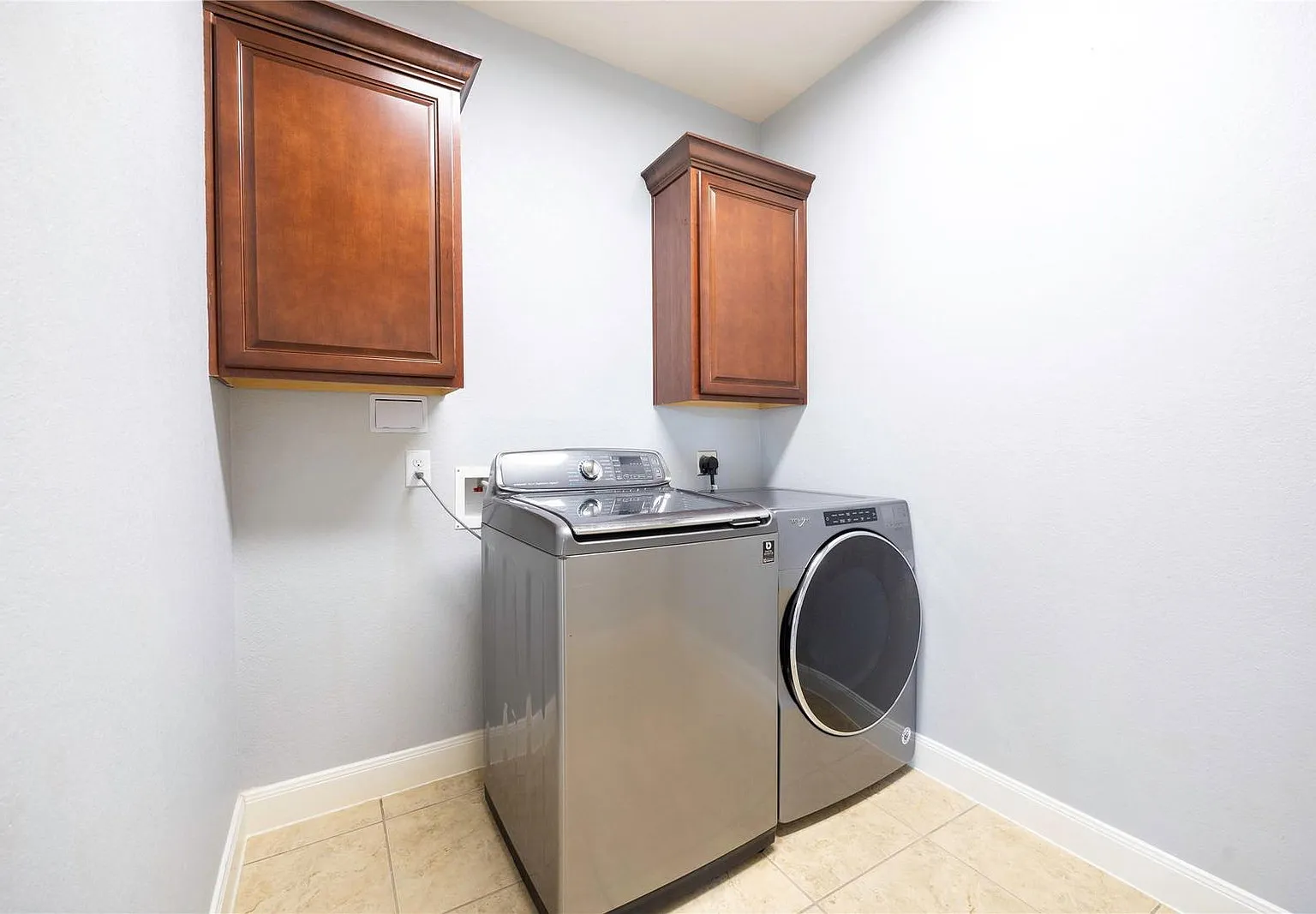 4 bed, 2.5 bath, 3038 sqft, $3,375 — Photo 4