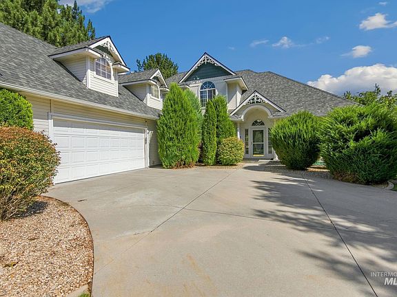 3rd image of 2118 N Springland Pl
