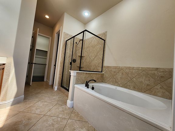 5th image of 216 Kielder Dr
