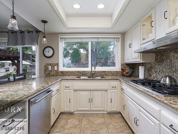5th image of 205 W Avenida De Las Flores