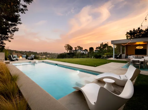 2344 Banyan Dr, Los Angeles, CA 90049