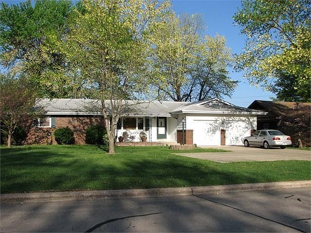 FRONT OF HOUSE