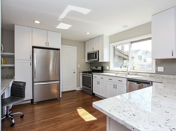 3rd image of 310 2nd Ave