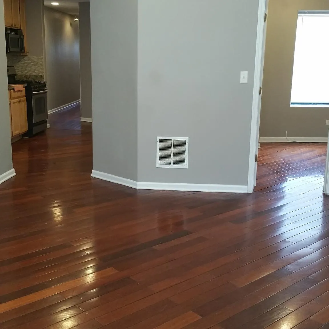 3 bed, 1000 sqft, $1,800 — Photo 3