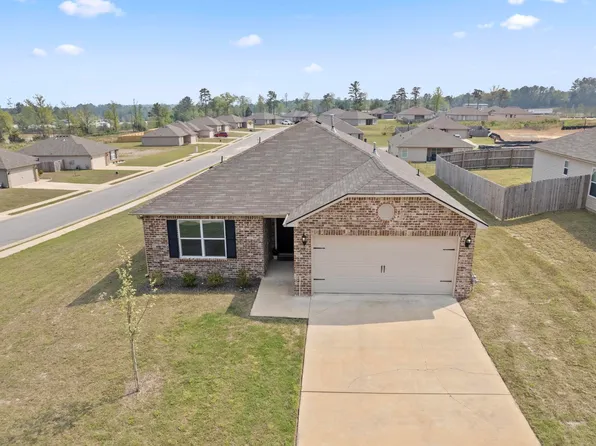 355 Clear Creek Ln, Calera, AL 35040