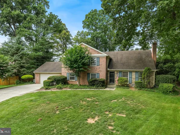 6940 Race Horse Ln, Rockville, MD 20852