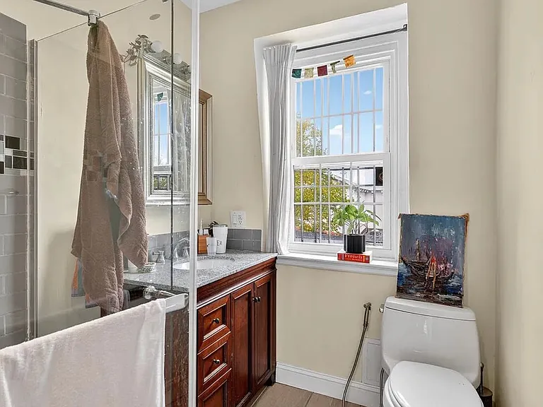 1829 Monroe St NW #4 — Photo 3