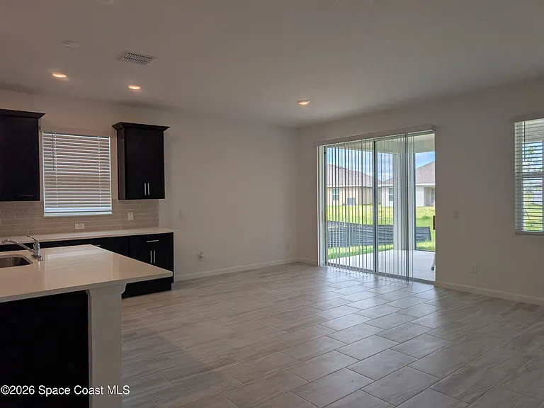 938 Soleway Ave NW — Photo 5