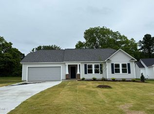 151 Oakfield Trace Dr, Four Oaks, NC 27524