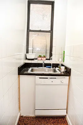 Rented by Aryeh Realty | media 23