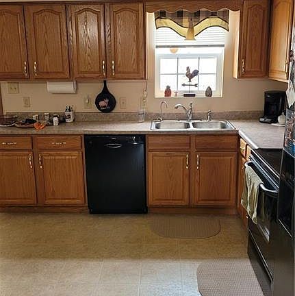 5th image of 102 Brooke Woode Dr
