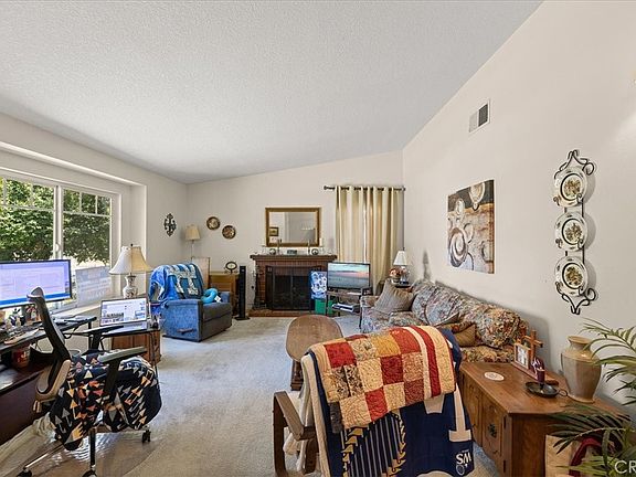 3rd image of 1057 Saint James Ct