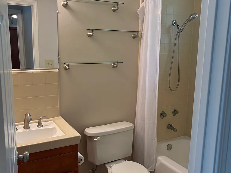 2314 D St #9 — Photo 2