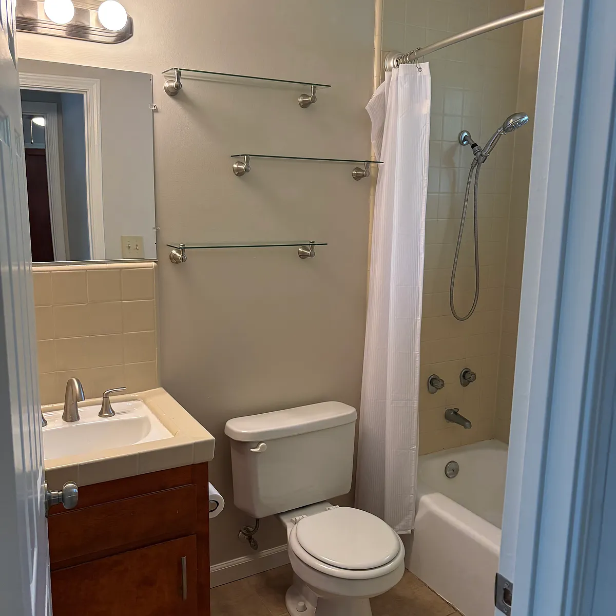 Building Photo - 2314 D St #9