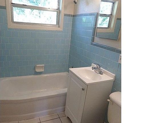 3rd image of 1307 Roosevelt Ave #1/2