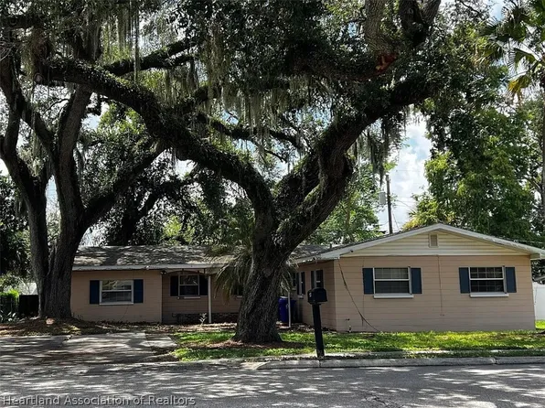 1921 Sylvester Rd, Lakeland, FL 33803