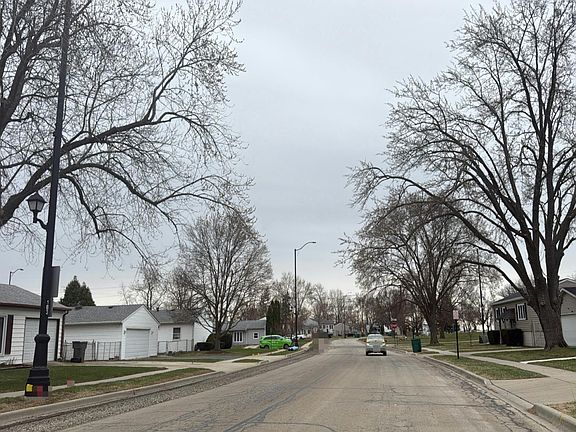 5th image of 646 Belmont Dr