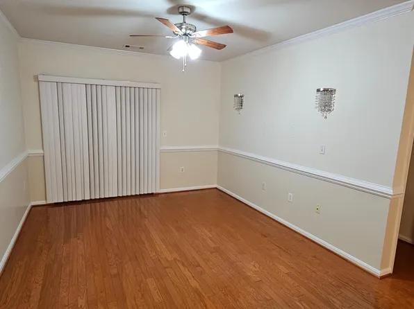 13363 Connor Dr APT E, Centreville, VA 20120