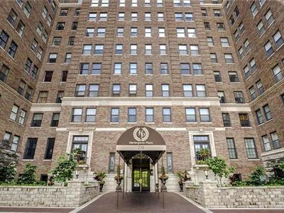 229 Ward Pkwy APT 401B, Kansas City, MO, 64112