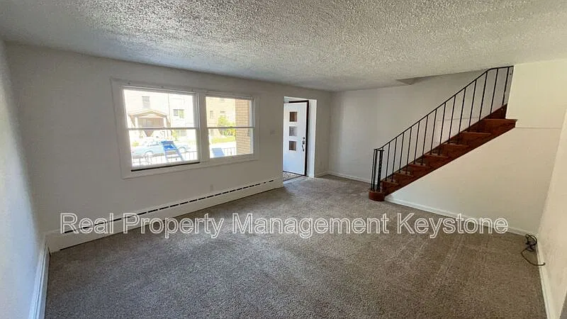 307 Greenlee Rd