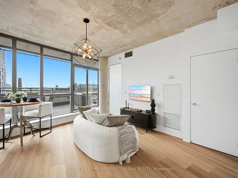 90 Trinity St #607 — Photo 4