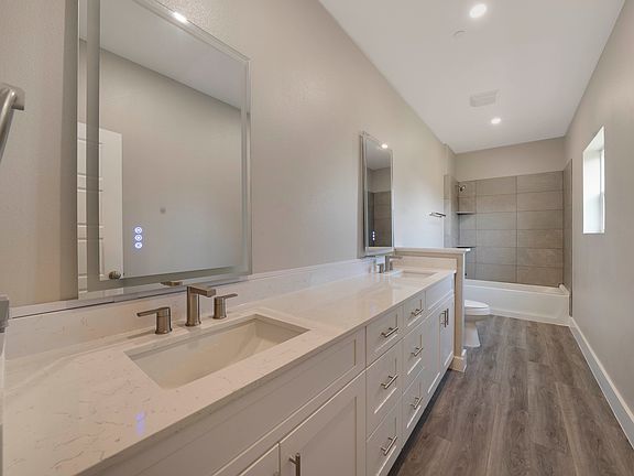 4th image of 577 Richland Blvd #101