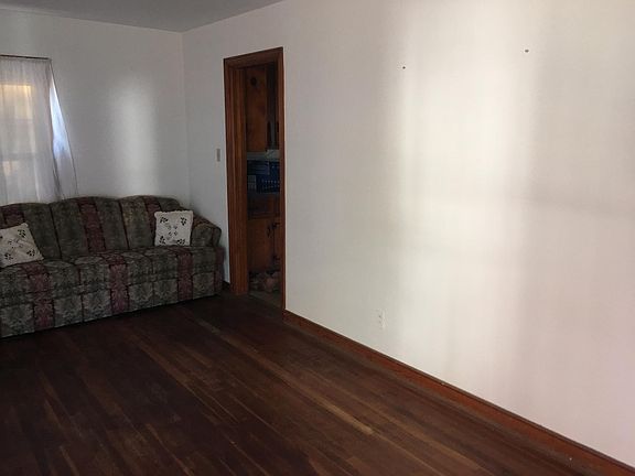 3rd image of 1718 Kingswood St