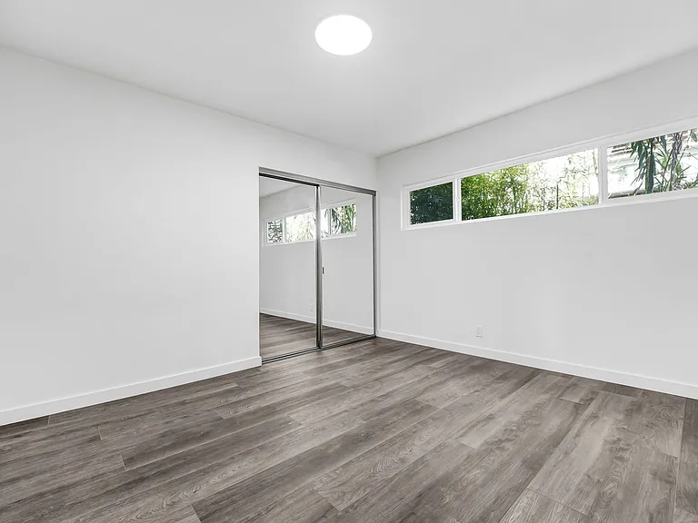 978 Barrington - steps to San Vicente in prime Brentwood! — Photo 11