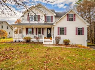 7 Courtney Ln, Southampton, MA 01073