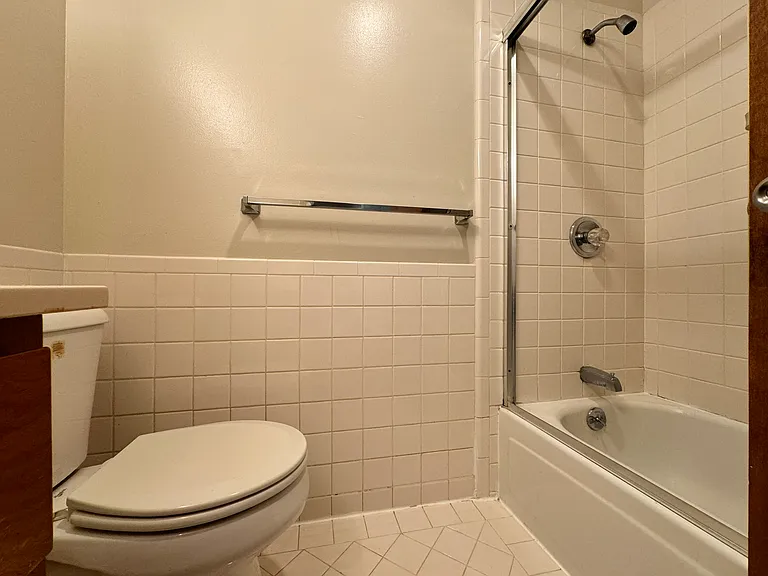 400 Baker St #104 — Photo 13