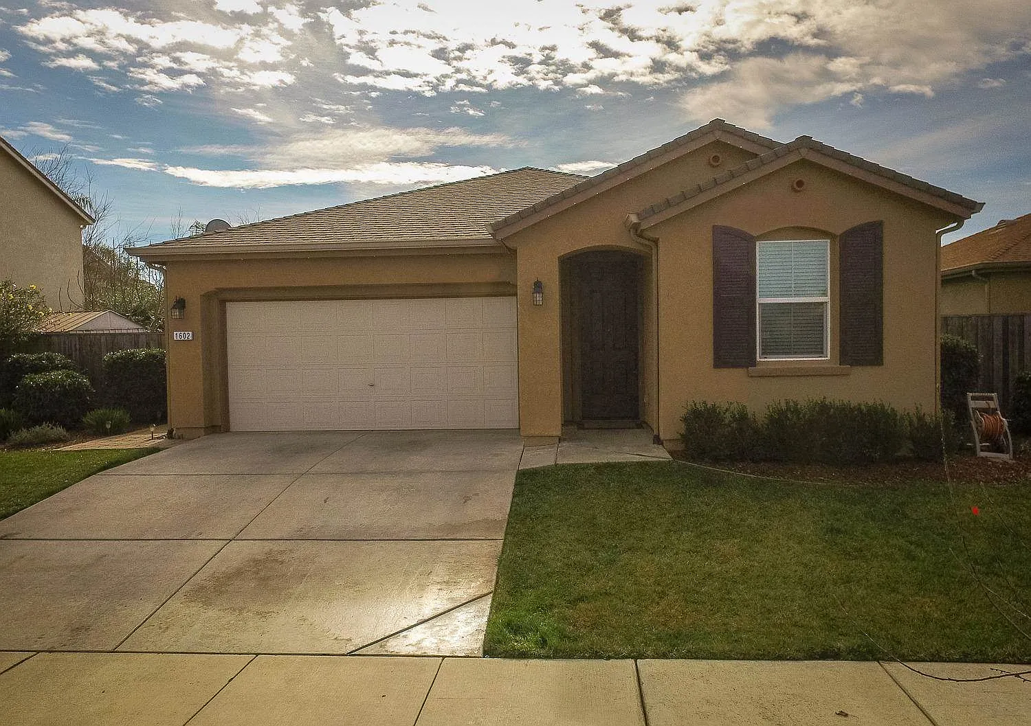 1602 Valley Meadows Dr photo 1