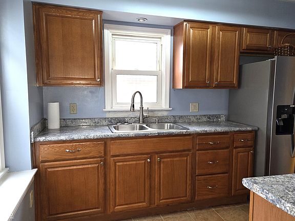 3rd image of 3401 S New Jersey St