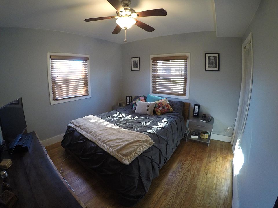 Bedroom #1 (10 x 10)