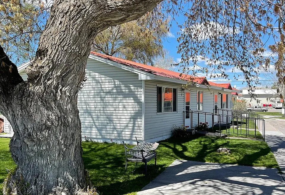 1 bed, 1.0 bath, $796 — Photo 2