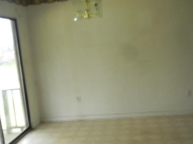 2nd image of 306 Hall St