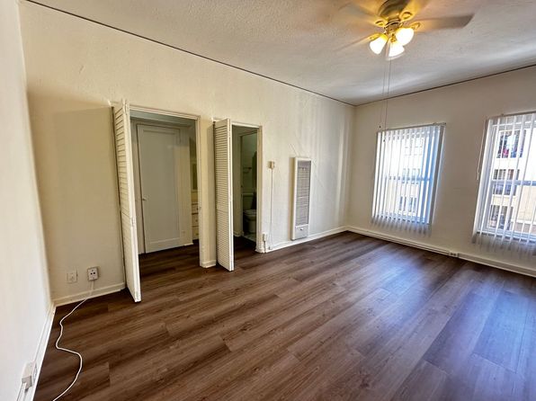 213 S Jackson St APT 306