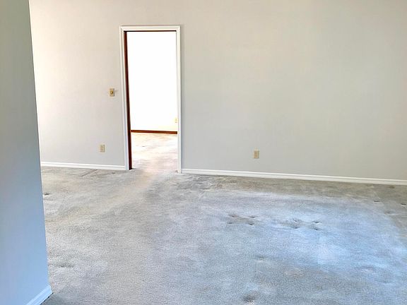 3rd image of 762 Gilda Dr