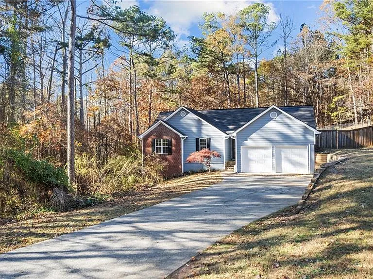 405 Christopher Ln — Photo 2