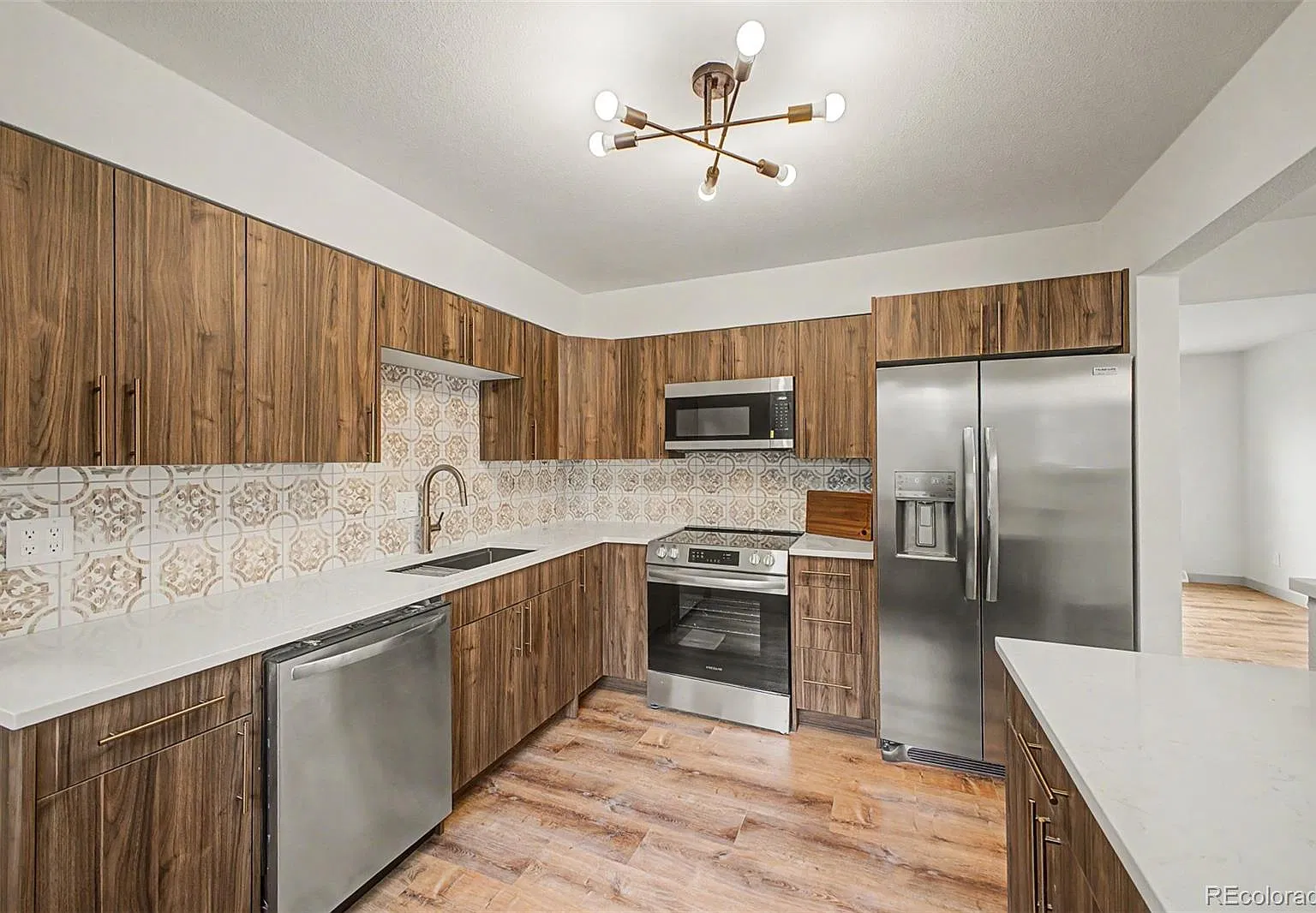 4 bed, 2128 sqft, $3,400 — Photo 4
