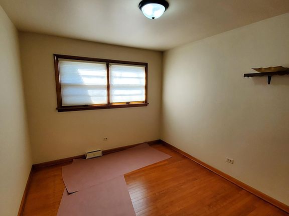4th image of 803 E 160th Pl
