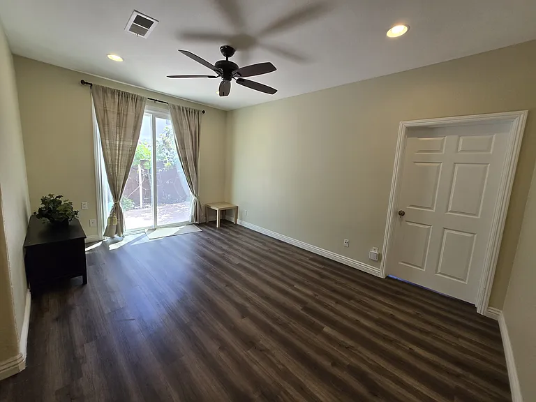1057 Crows Nest Ct — Photo 8