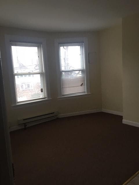 1st image of 172 Fordham St #3