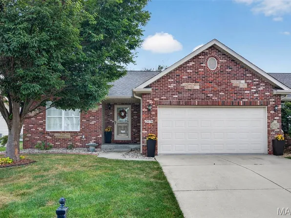 2076 Briarbend Ct, Maryville, IL 62062