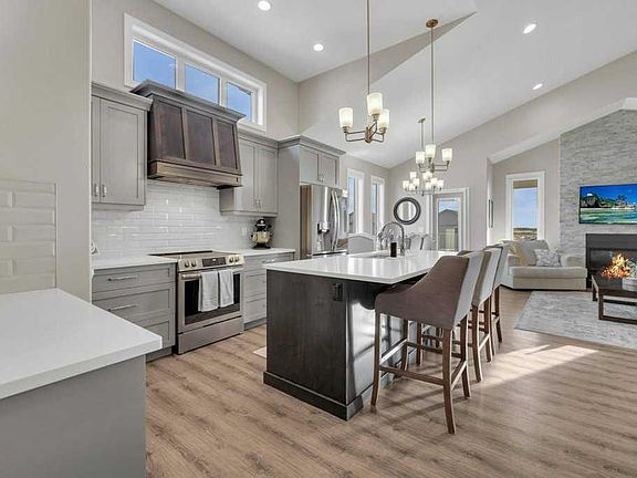 4th image of 6 W Craig Rd