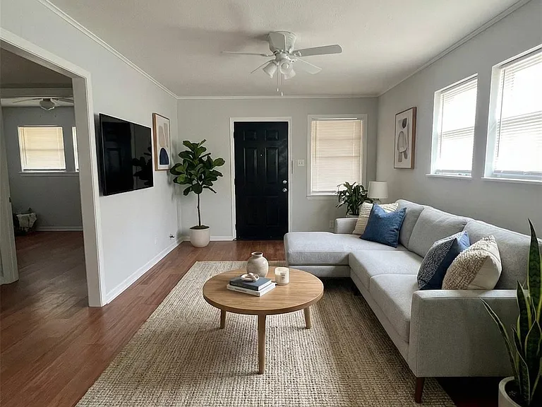 4911 Delano St #1 — Photo 4