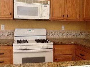 5748 Bay Hill Ln, Fontana, CA 92336