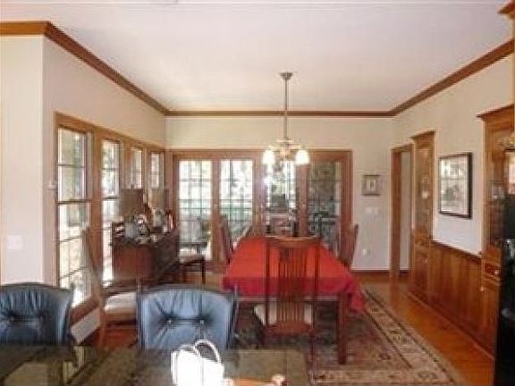 5th image of 170 Concord Ln