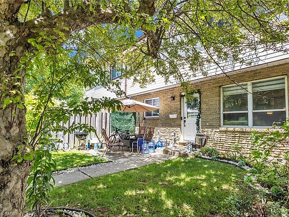 4th image of 375 Pioneer Dr #7